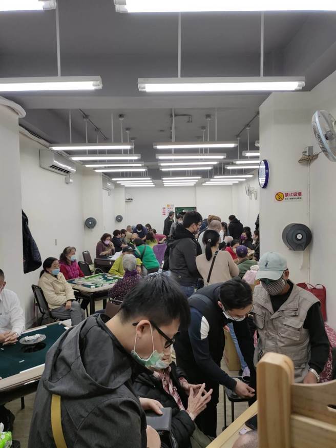 北市警方15天共查获59起赌博案、逮403名赌客。（警方提供）