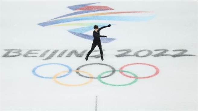 美国授权驻中外交官撤离？美驻中大使馆澄清。（彭湃新闻）