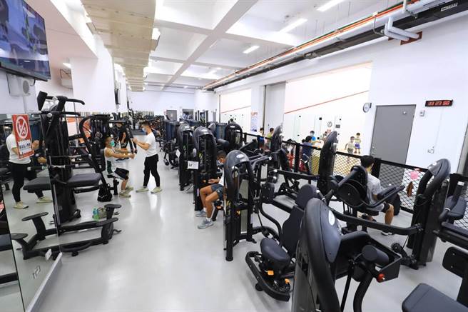 台中市各國民運動中心及港區運動公園，大年初二起開始營業。（台中市府提供／盧金足台中傳真）