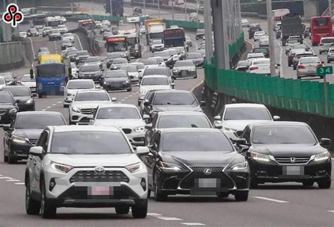 交通部预估，小年夜国道5路段易塞车，南向建议下午出发。（本报资料照）
