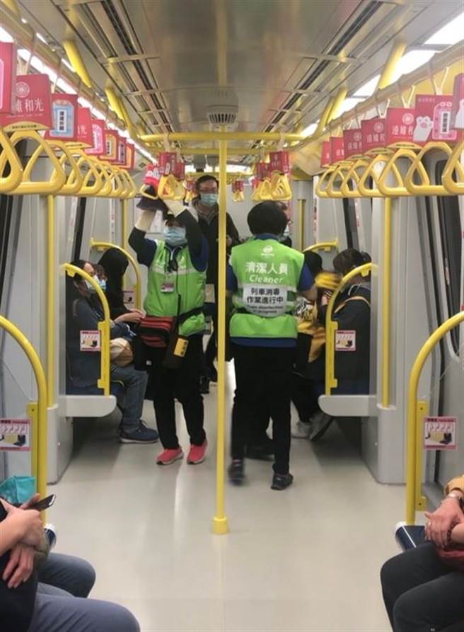 今（29）日开始为期9天的春节连续假期，新北环状线及淡海轻轨防疫措施不松懈。（捷运局提供）