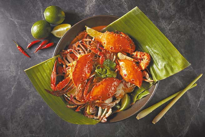 台北寒舍艾美酒店「午后盛宴」住房专案，房客可在「探索厨房」吃到「泰式现流蟹」。图／台北寒舍酒店提供