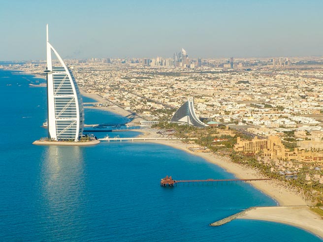 許多網路博弈、詐欺集團及酒店小姐前仆後繼趕往杜拜淘金，想要賺取大把鈔票。（杜拜觀光局提供）