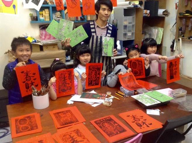 板桥放送所初三至初五将邀请台北艺术大学美术系兼任讲师林仁信老师带领版画DIY创作。（新北市文化局提供）