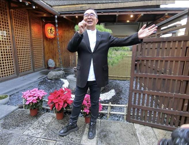 麗明營造董事長吳春山為幫助弱勢與社福團體，將與台灣梧桐弦樂團登上國家歌劇院舞台。（盧金足攝） 