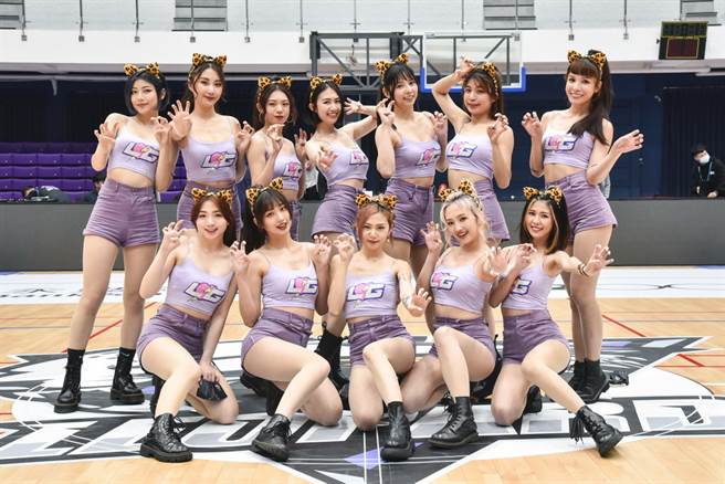 電豹女錄製3D賀年影片提前跟大家拜年了。(桃園雲豹提供)