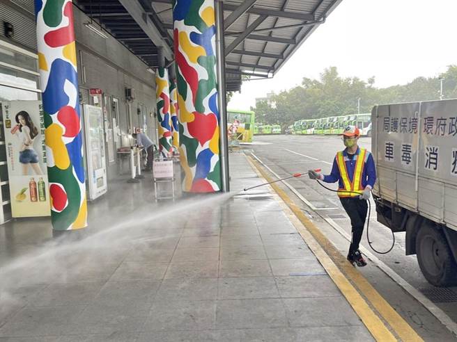 春节期间嘉义市环保局加强清消交通场站。（嘉义市政府提供／廖素慧嘉市传真）