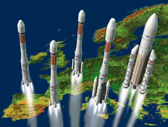 亚利安火箭家族，从左至右为1、2、3、4、5代，前3代已经退役，目前主力是担任中载与低轨道的4代，与重载与高轨道的5代。(图/ESA)