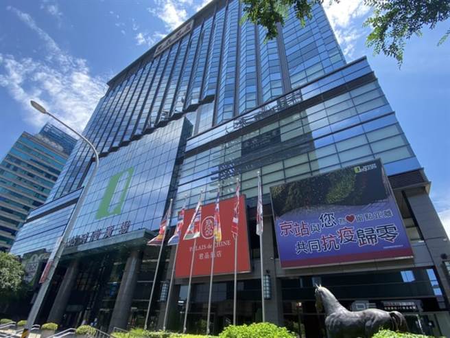 京站台北店再有確診足跡，今晚6點起閉館清消。（京站提供）