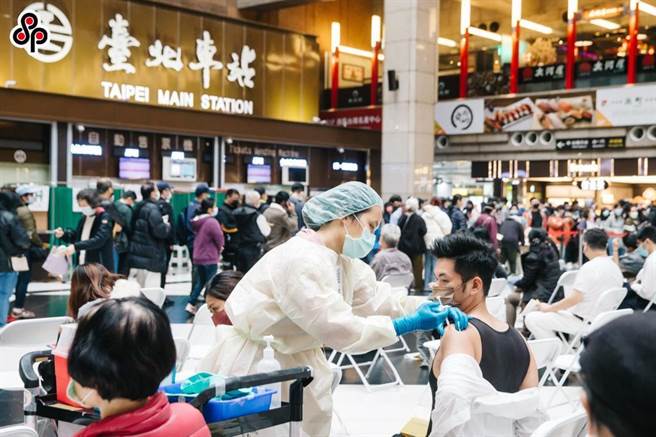 桃园美甲店足迹烧北市，台北车站23日进行莫德纳随到随打，卫生局已请医院提供名单。（本报资料照）