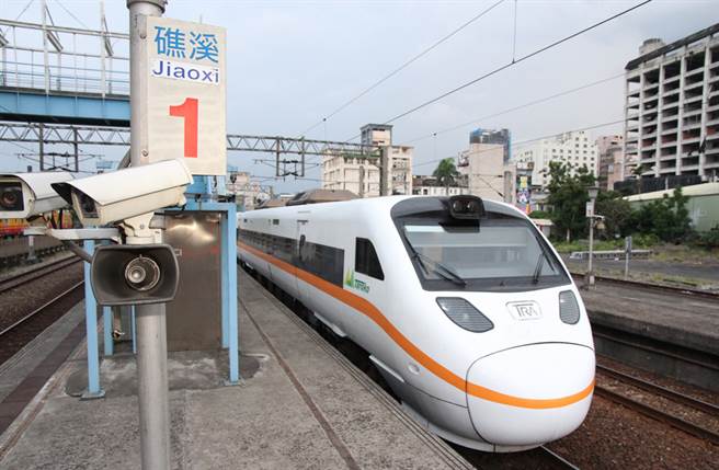 除夕行人闖平交道遭撞亡，台鐵礁溪到四城站單線通行。圖為台鐵礁溪站資料照。（中時資料照 簡榮輝攝）