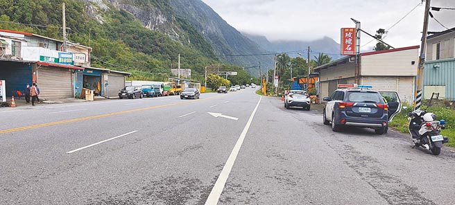 小年夜，苏花路廊整体顺畅，未出现回堵状况，公路总局预估今除夕宜兰往花莲南下方向车流整天约1万900辆，较连假首2日缓和。（警方提供／罗亦晽花莲传真）