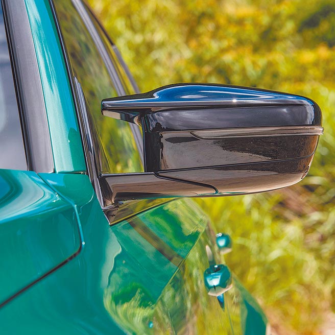 M3 Competition專屬後視鏡。（陳大任攝）