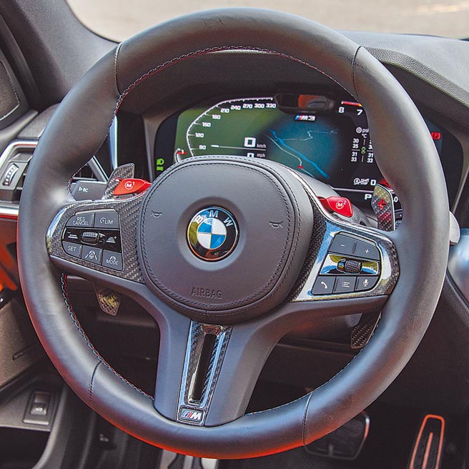 M Servotronic車速感應式動力方向盤。（陳大任攝）