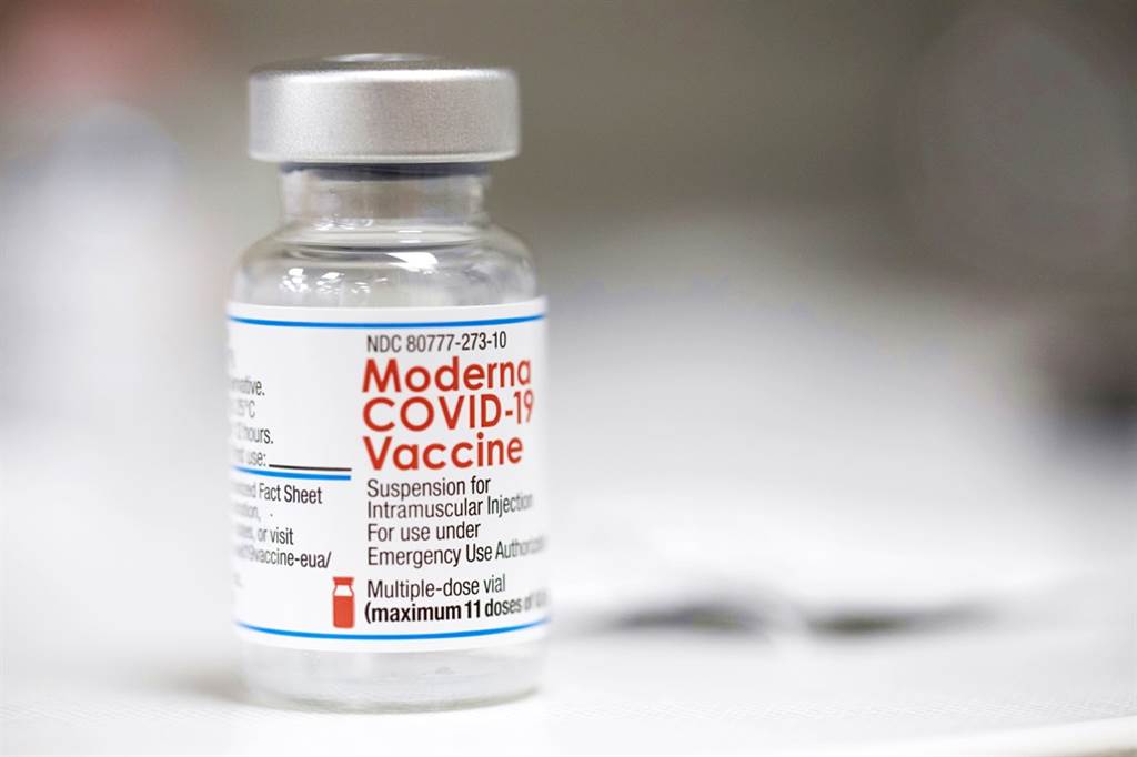 美国食品暨药物管理局（FDA）31日批准莫德纳新冠疫苗的「完全授权」（full approval）（图／美联社）(photo:ChinaTimes)