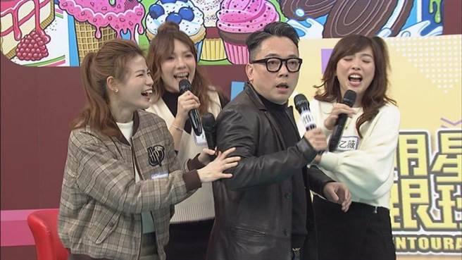 两人吵得不可开交，来宾急劝架。(图/翻摄自 小明星大跟班Youtube)