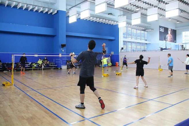 体育处表示，连续9天的春节假期，新北运动中心只有除夕跟初一休馆，初二到初五调整营业时间，还推出应景抽红包活动（体育处提供／戴上容新北传真）