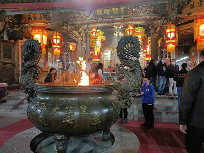 南瑤宮彰化媽是在地信仰中心，每年大年初一子時都會抽出四季籤推出新的一年的運勢發展。（謝瓊雲攝）