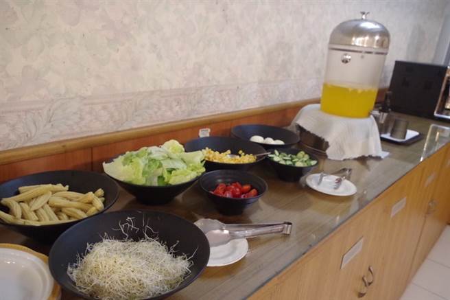 飞官餐厅内部伙食照。(图 空军司令部提供)