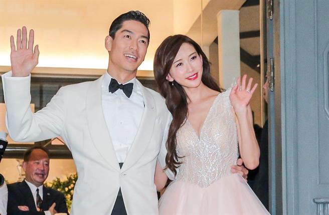 台湾第一名模林志玲（右）与老公AKIRA（左）31日低调证实当父母了。图为两人结婚画面。（中时资料照）