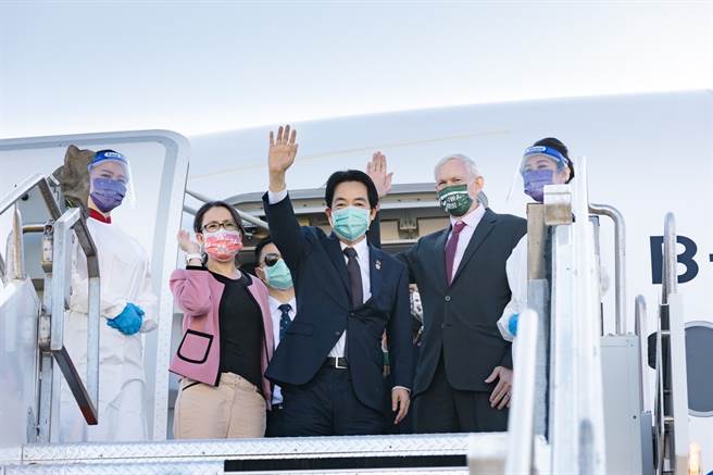 副總統賴清德（圖中揮手者）。（圖片摘自賴清德臉書）