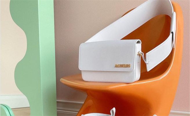 白色代表着一穷二白。(示意图/取自@shopbop)