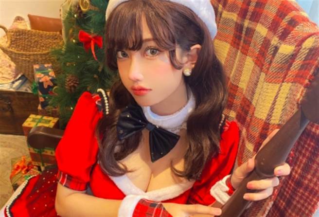 「明桃」（MingTao）是一位來自越南的Cos女神。（圖／截取自明桃臉書）