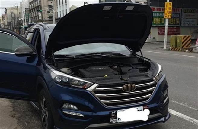 1名网友日前到加油站加油离开后，发现车子开始诡异抖动，下意识惊觉惨了，回去加油站后果然查出「柴油加成汽油」。（翻摄自脸书「爆怨公社」）