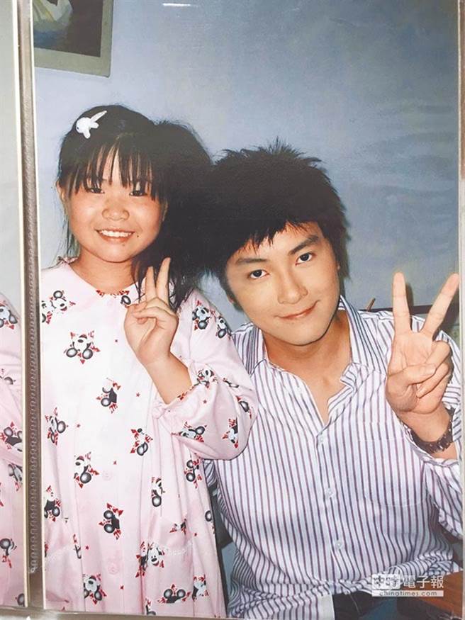 客串《恶作剧二吻》与郑元畅的合照。(图/中时新闻网)