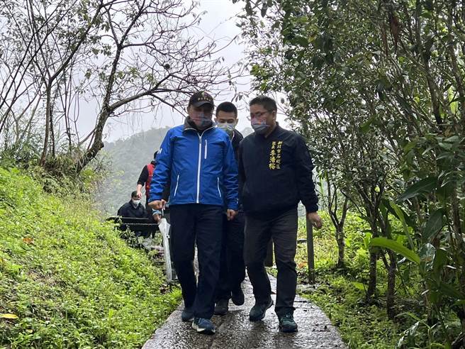 新北市长侯友宜今到淡兰古道视察。（王扬杰摄）