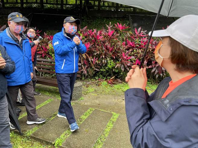新北市长侯友宜今到淡兰古道视察。（王扬杰摄）