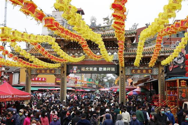 鹿港天后宫人山人海的景况再现。（鹿港天后宫提供／吴敏菁彰化传真）