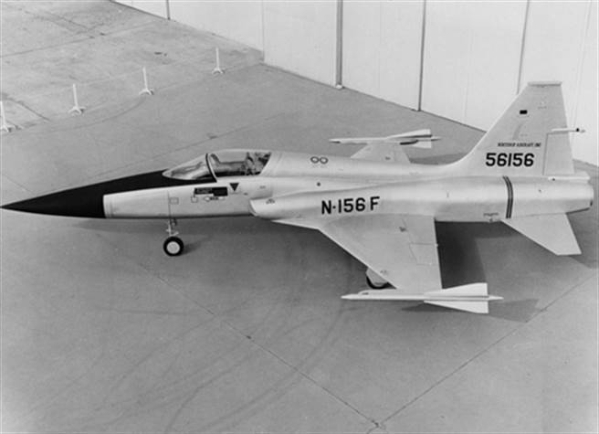 T-38与F-5都源自诺斯洛普N-156构型而来。(图/Northrop)