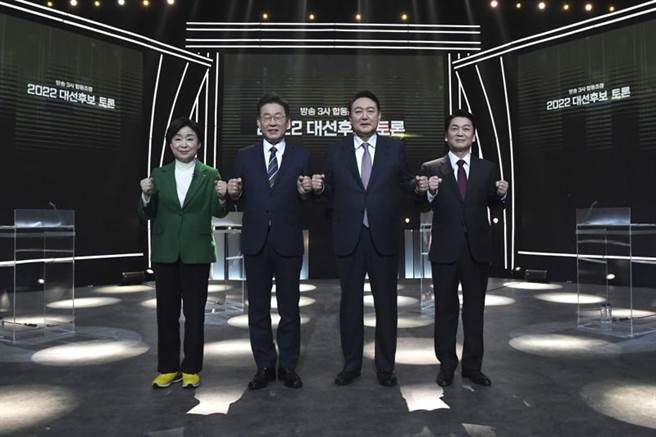 4名韩国总统候选人进行本次大选的首次电视辩论。（图／美联社）