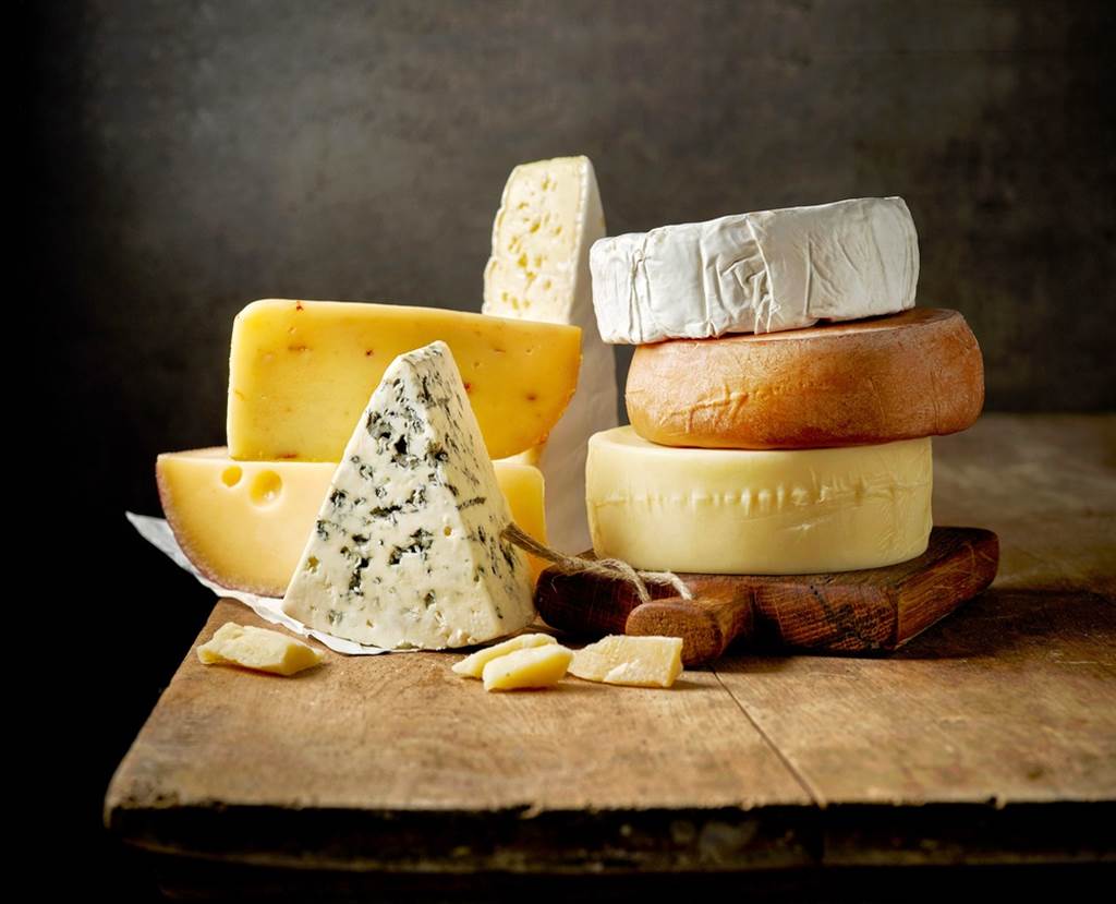 专家点名瑞可塔起司及硬质乳酪是最健康的选择。（示意图／shutterstock）(photo:ChinaTimes)