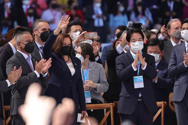 副总统赖清德、美国副总统贺锦丽1月底双双出席宏都拉斯总统就职典礼。(图／总统府提供)