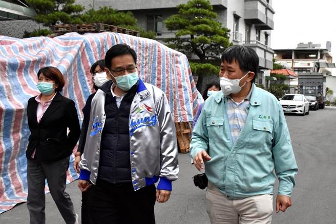 台中市政府启动投资障碍排除机制，协助解决企业营建缺工问题，积极向中央反映产业现况并力促政策松绑，促进投资额近232亿。(台中市政府提供)