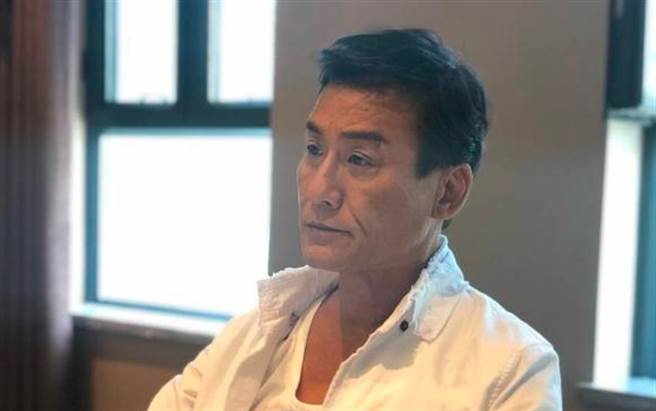 梁家辉虽然64岁了，精神状态仍非常好。（图／截取自微博）