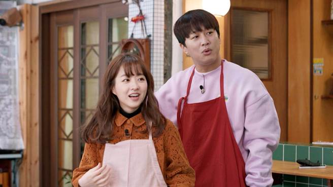 车太炫（右）与朴宝英。东森提供