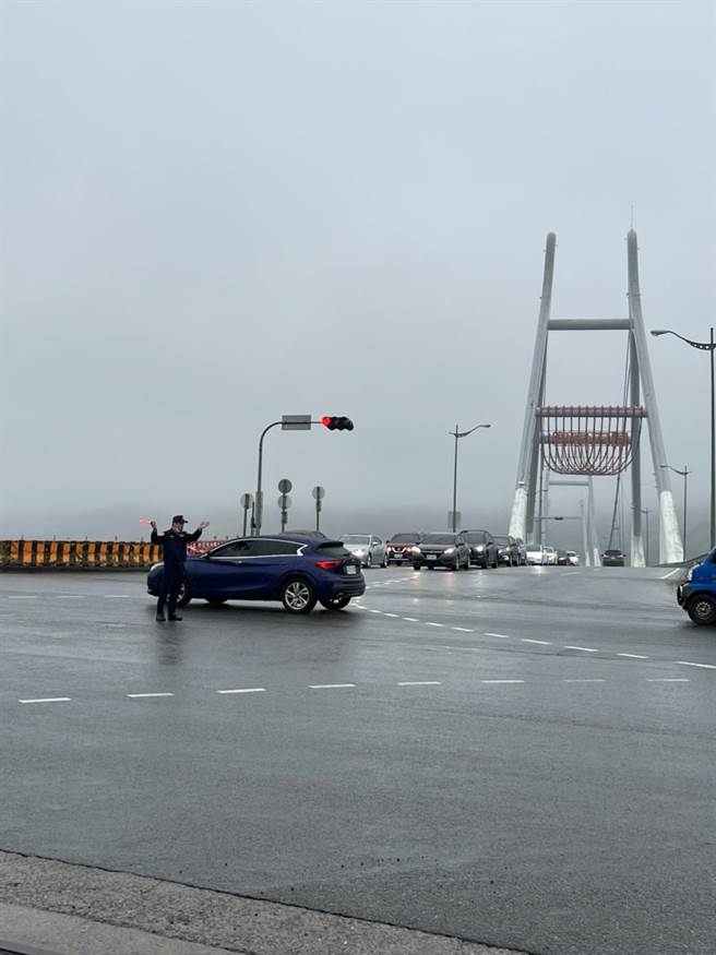 受连日天雨及疫情影响，苗栗县台72线春节车流异常的平顺。（苗栗县警局提供／谢明俊苗栗传真）