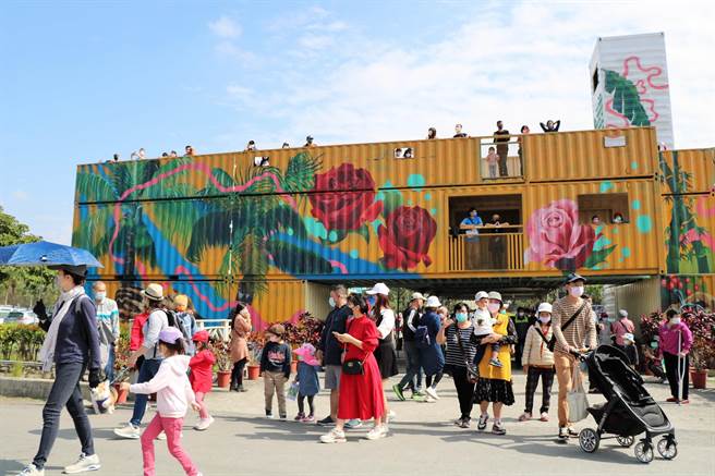 不畏疫情，屏东热带农业博览会开幕至大年初四，入园人次破60万。（谢佳潾摄）