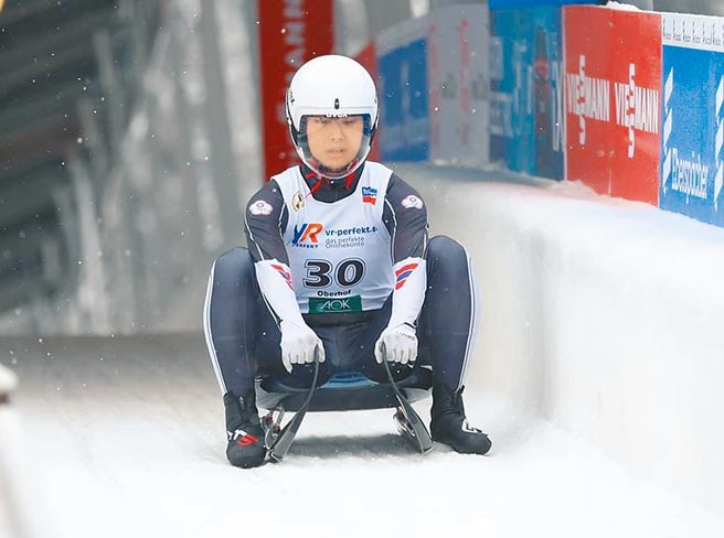 放弃田径转战冰雪世界的林欣蓉，将在北京冬奥参加单人无舵雪橇比赛。（林欣蓉提供）