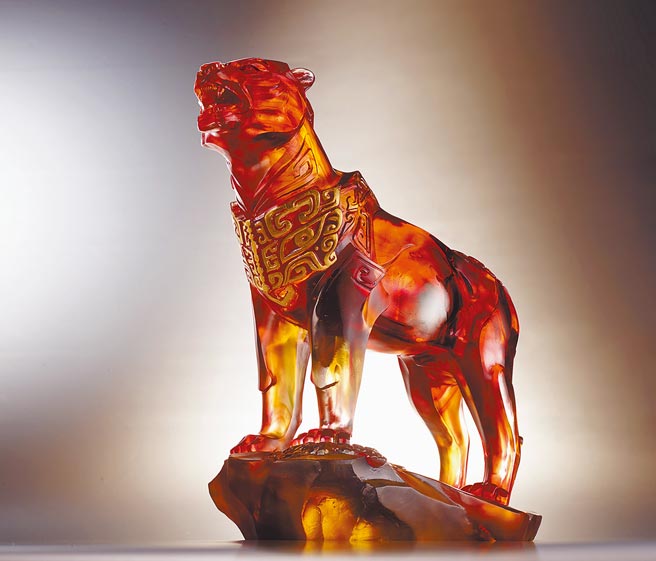 tittot琉园无二风范系列││御天下，11万8000元。（tittot琉园提供）