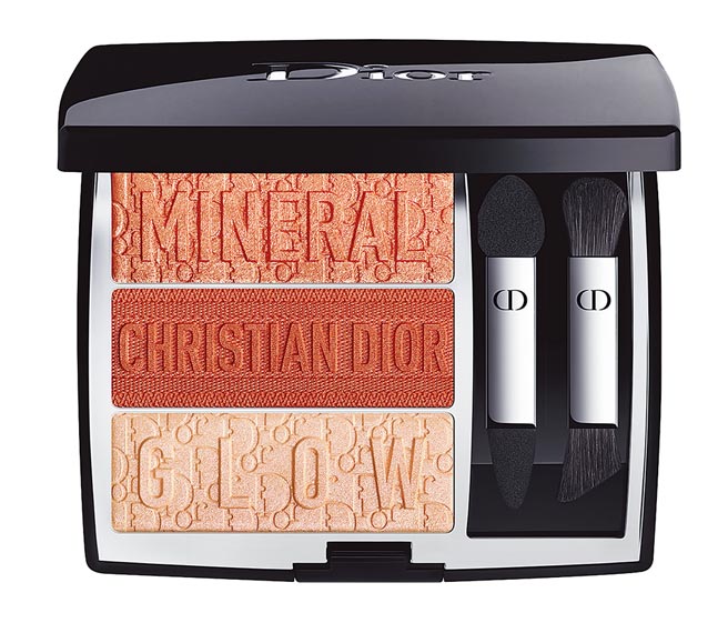 迪奧訂製3色眼影春妝限量版#733，3.3g，2570元。（迪奧提供）