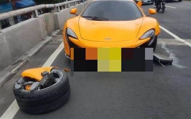 市价超过1600万的超跑在福林桥发生擦撞事故。（警方提供）