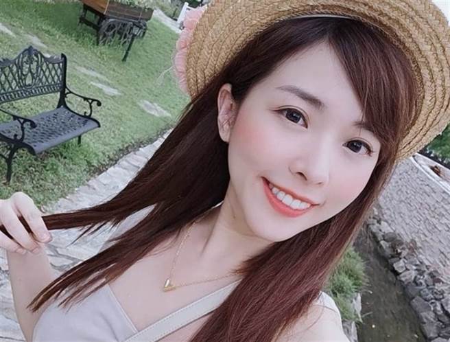 傻白甜女星夏乙薇原艺名「林饼乾」，相信命理的她去(2021)年改名。（图／截取自夏乙薇IG）