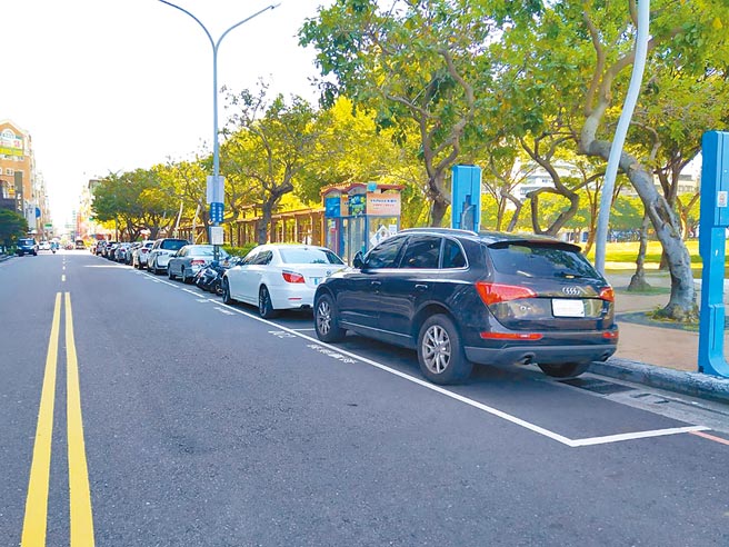 台中市交通局为便民、减少群聚，推出线上缴停车费、买月票。（台中市交通局提供／陈淑芬台中传真）