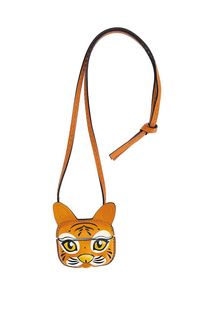 Loewe老虎造型Airpods Pro小牛皮保护套，1万8000元。（Loewe提供）