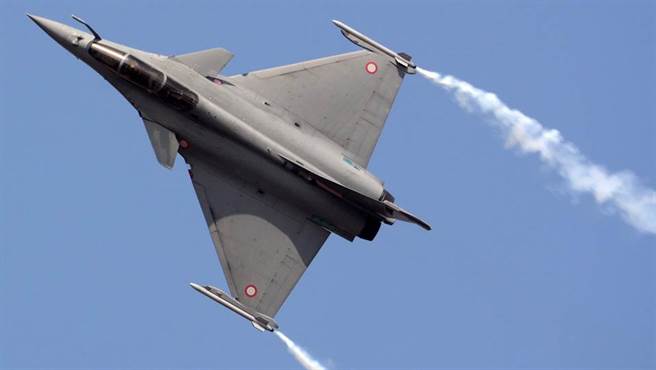 法國達梭飛機（Dassault Aviation）「飆風」（Rafale）戰機的資料照。（達志影像/Shutterstock）