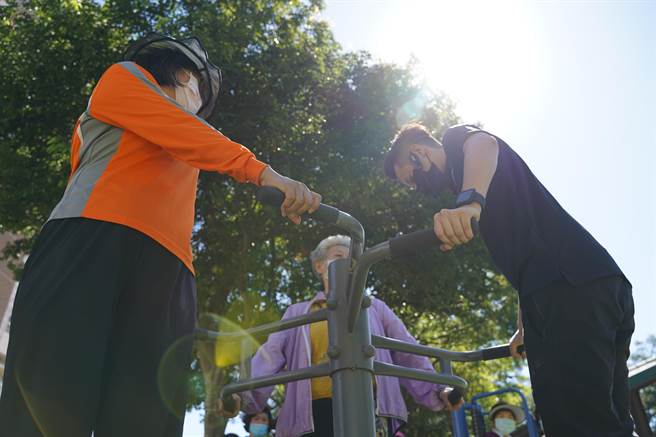 過年期間，民眾每天大魚大肉，身上脂肪也隨之增加，花蓮縣衛生局收集13鄉鎮市的運動場所地圖，鼓勵民眾年節過後恢復運動習慣。（花蓮縣衛生局提供／羅亦晽花蓮傳真）